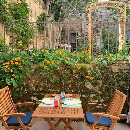 Apartament Capucines, Un Jardin Secret Dans Le Centre Historique Arles Zewnętrze zdjęcie